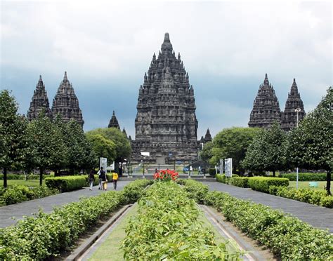  De Prambanan-Srikandi Een Ontroerend Monument van Kracht en Vrouwelijke Moed!